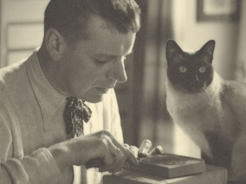 Portraifoto zeigt Paul Boesch und eine Katze.