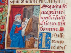 Illumination zeigt eine bärtigen Mann beim Verfassen einer Schrift. Zu seinen füssen liegt ein Kalb. 